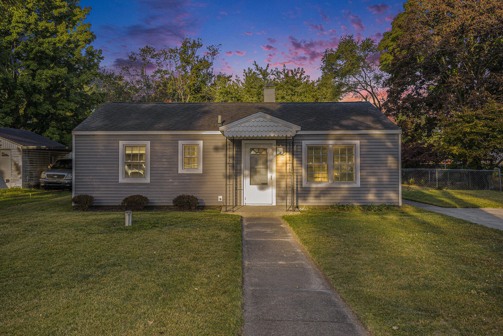 Property Photo: 2110 Spansail Drive MI 49120
