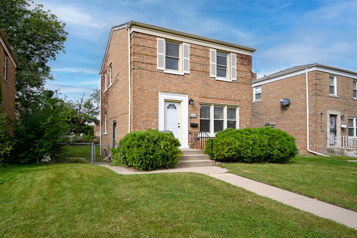 Property Photo: 14322 S Wentworth Avenue IL 60827