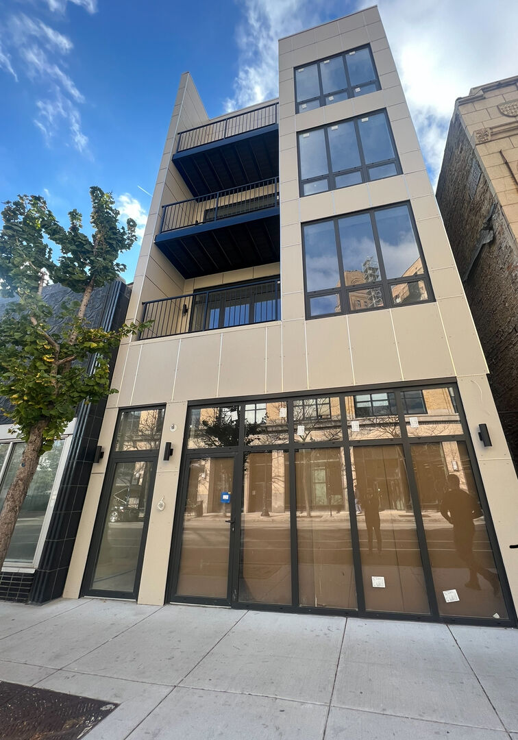 Property Photo:  3244 N Lincoln Avenue 4  IL 60657 