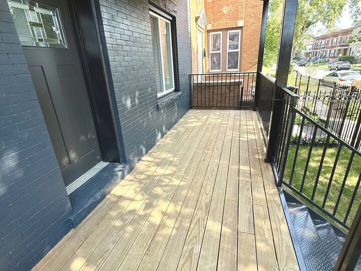 Property Photo: 7042 S Eberhart Avenue IL 60637