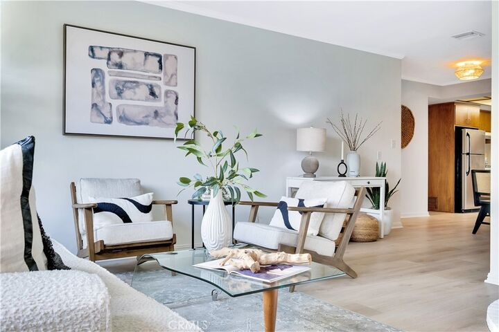 Property Photo:  907 Lilienthal  CA 90278 