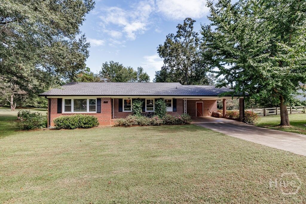 Property Photo:  250 N Church Street  GA 30683 