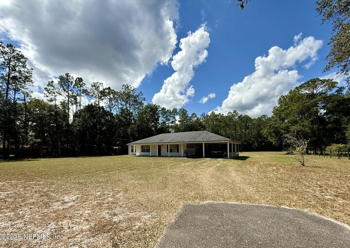 Property Photo:  744 Towering Pines Drive  FL 32220 