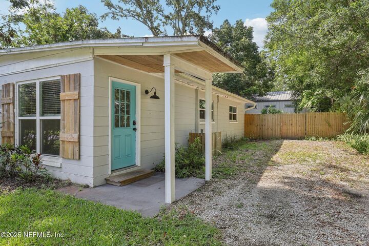 Property Photo:  243 Ravenswood Drive  FL 32084 