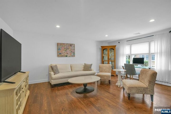 Property Photo:  54 Hawthorne Avenue D  NJ 07656 