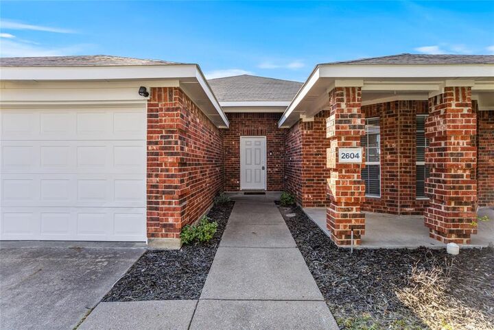 Property Photo: 2604 Spencer Circle TX 75189