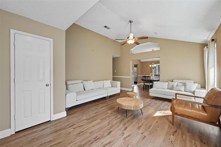 Property Photo: 1516 Allen Drive TX 75104