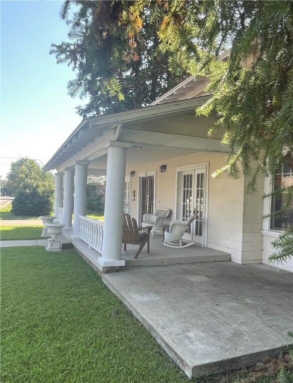 Property Photo: 406 S Fulton Street AR 72830