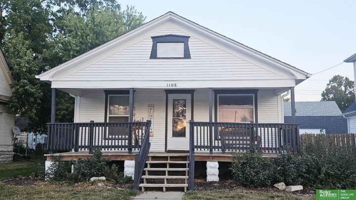 Property Photo:  1108 N Nebraska Avenue  NE 68467 