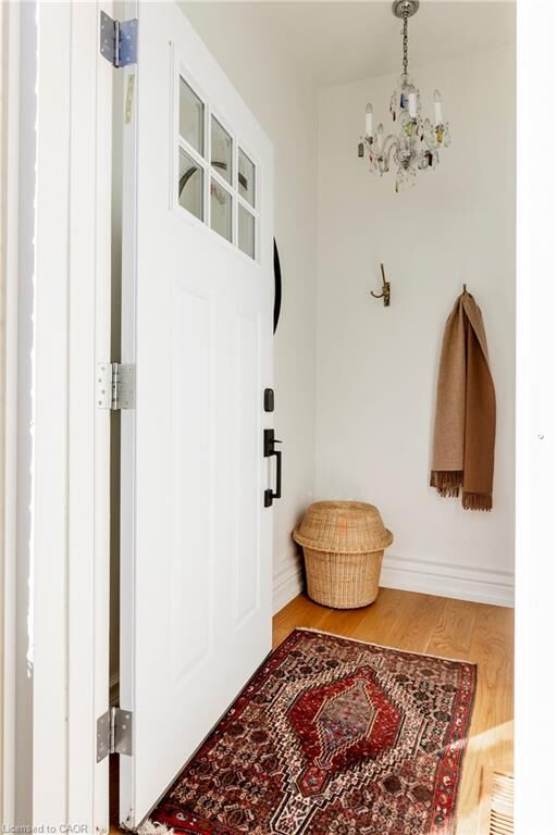 Property Photo:  467 King William Street  ON L8L 1R2 