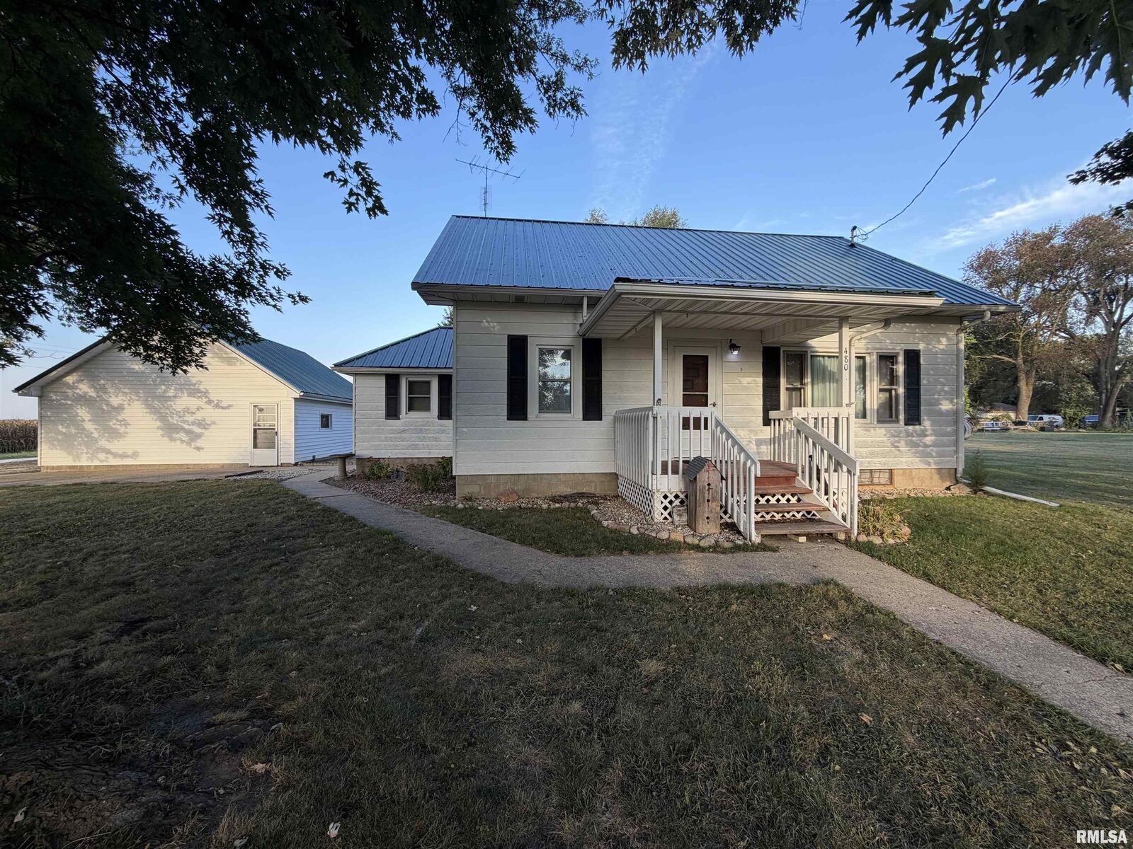 Property Photo: 480 3rd Street IL 61572