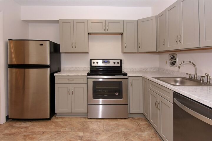 Property Photo:  80 Salisbury St 206  MA 01609 