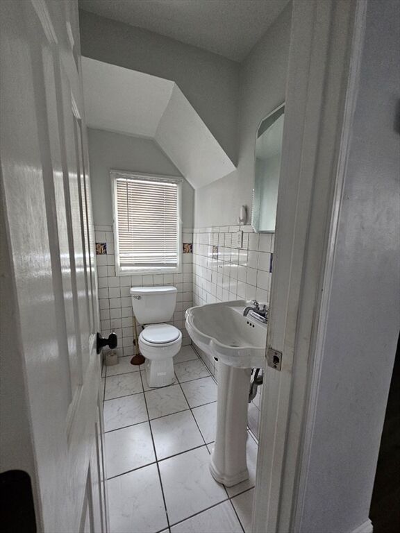 Property Photo:  3 Forestview Ave 1  MA 01850 