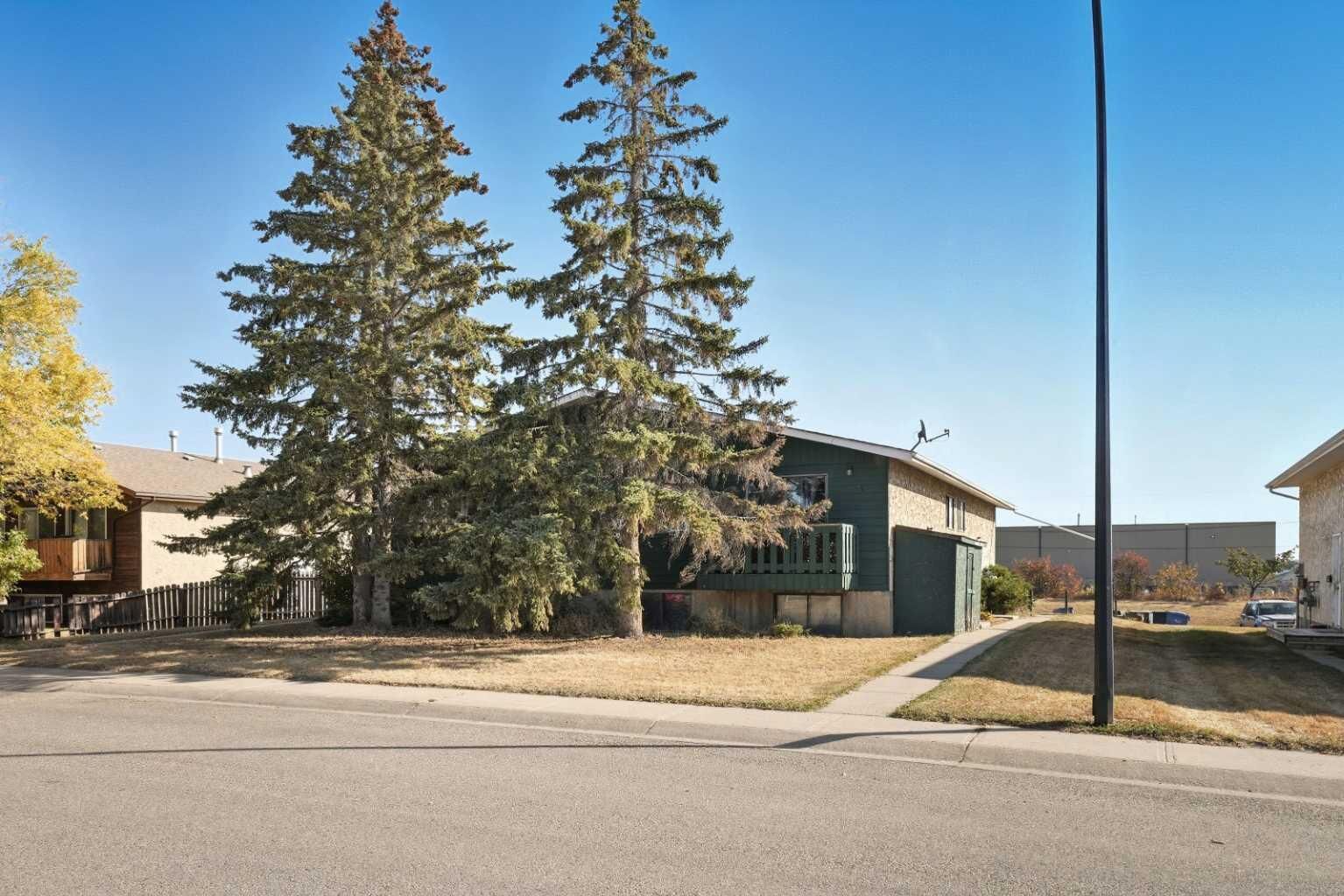 Property Photo:  27 Nyberg Avenue  AB T4P 1R5 