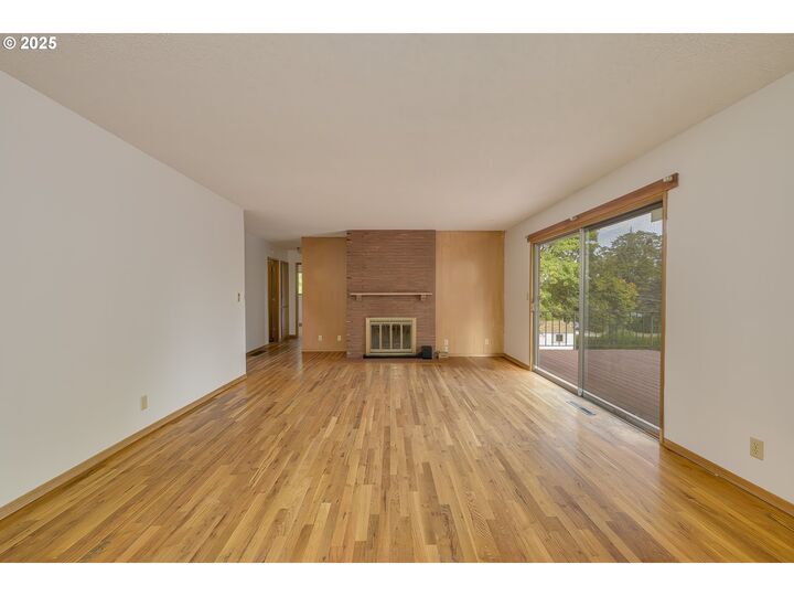 Property Photo:  5332 SE El Centro Way  OR 97267 