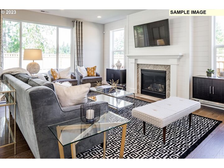 Property Photo:  390 W Laurel St  WA 98671 