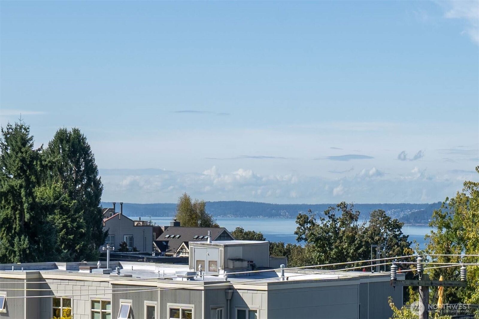 Property Photo:  1928 B  10th Avenue  W  WA 98119 