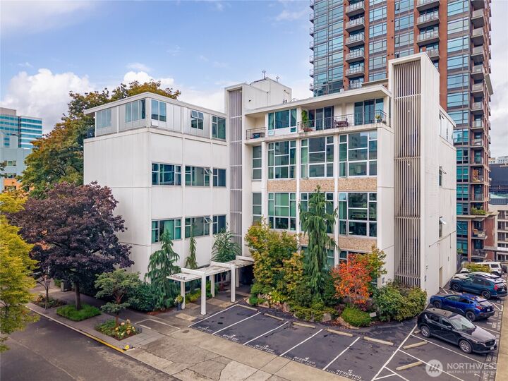 Property Photo:  1000  Union Street 401  WA 98101 