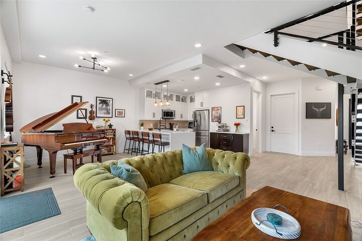 Property Photo:  109 Ormond Drive 1  FL 32903 