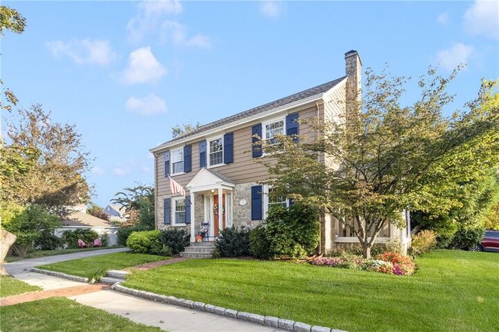 Property Photo:  292 Country Club Drive  RI 02888 