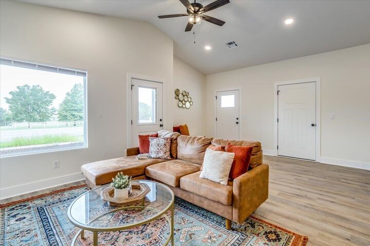 Property Photo:  426 Briarbrook Ln  KS 67147-1127 
