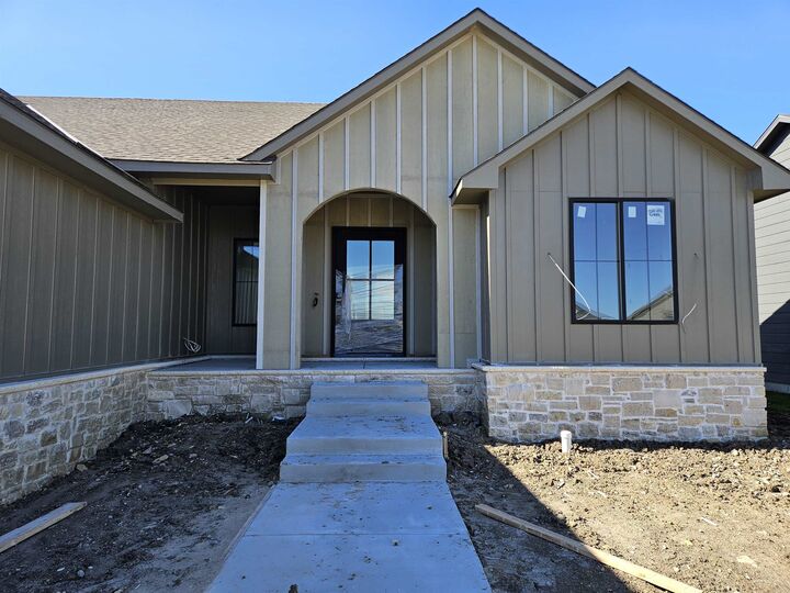 Property Photo:  2541 N Bluestone St  KS 67002 