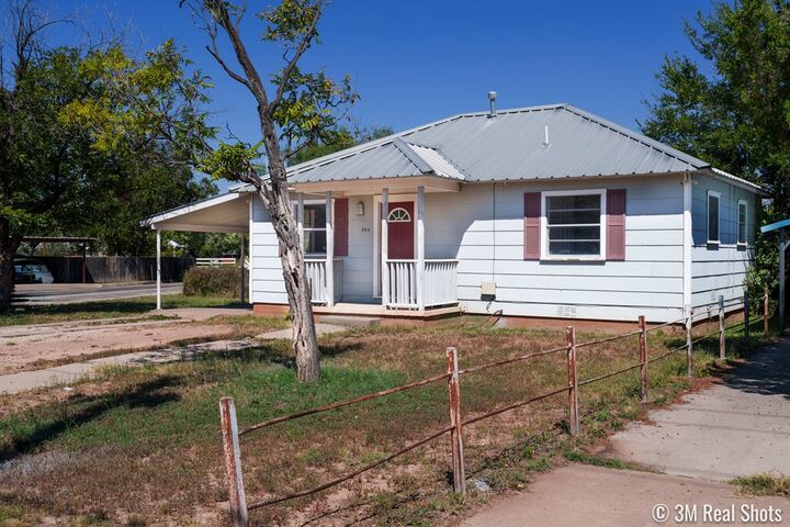 Property Photo: 304 Paint Rock Rd TX 76903