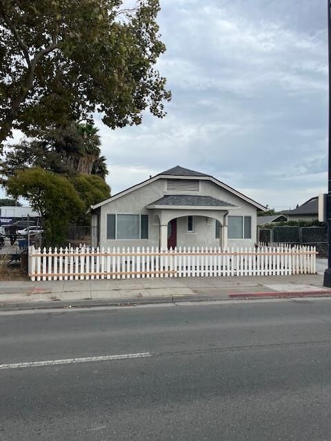 Property Photo:  2056 Alum Rock Avenue  CA 95116 
