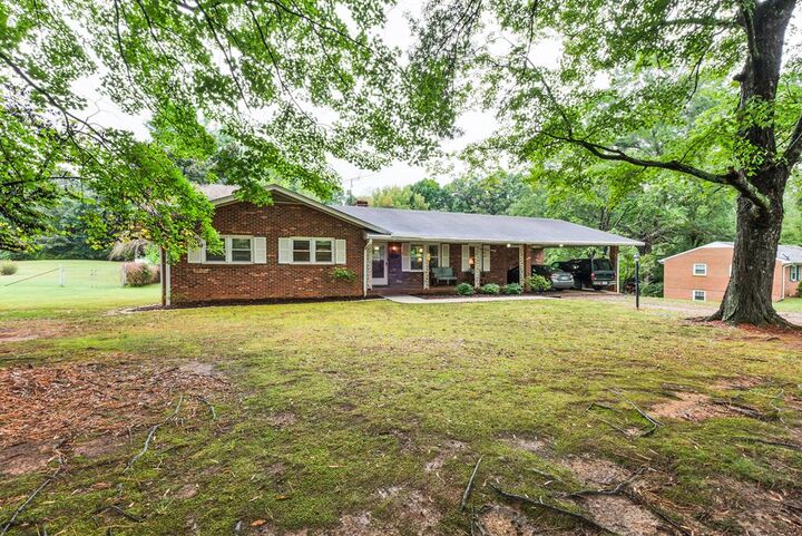 Property Photo: 705 Northview Drive VA 23901