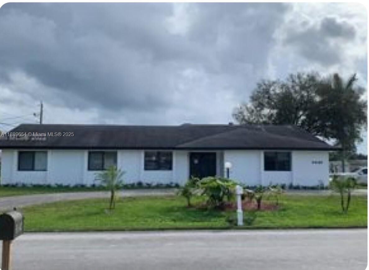 Property Photo: 8640 SW 185th St FL 33157
