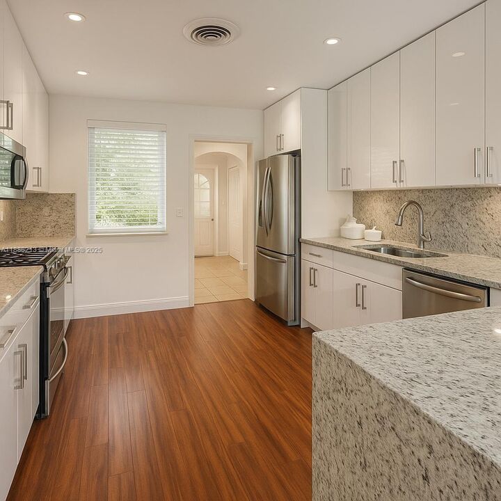 Property Photo: 1422 Coruna Ave FL 33156