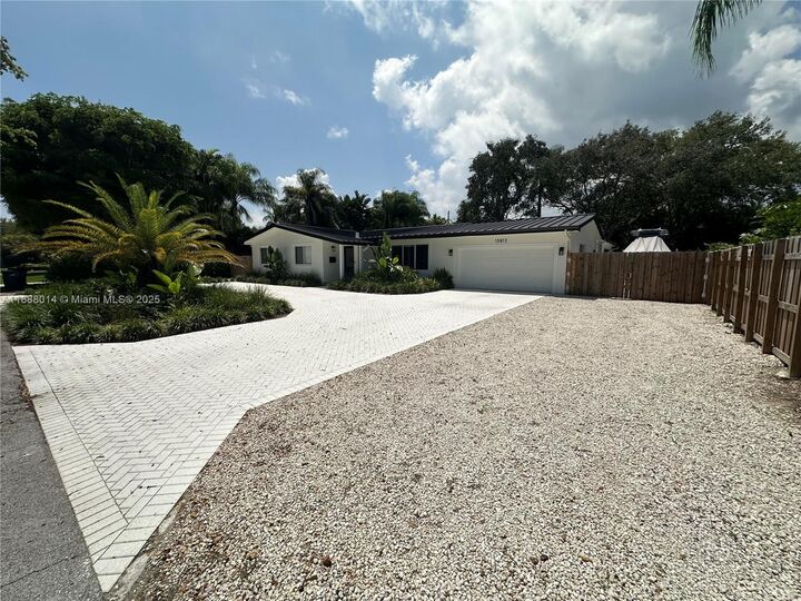 Property Photo: 15812 SW 83rd Ct FL 33157