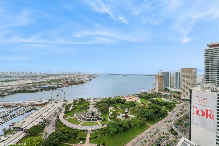 Property Photo:  244 Biscayne Blvd 3903  FL 33132 