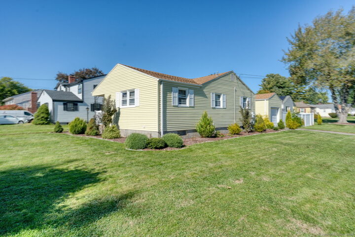 Property Photo:  155 Prospect Street  CT 06109 
