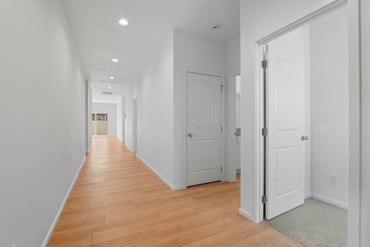 Property Photo: 1216 N High Desert St WA 99006