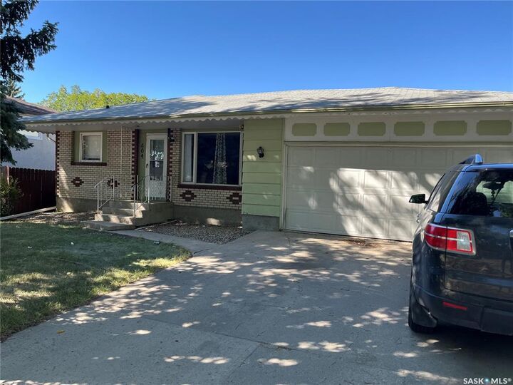 604 Dalgliesh Drive  Regina SK S4R 6L8 photo