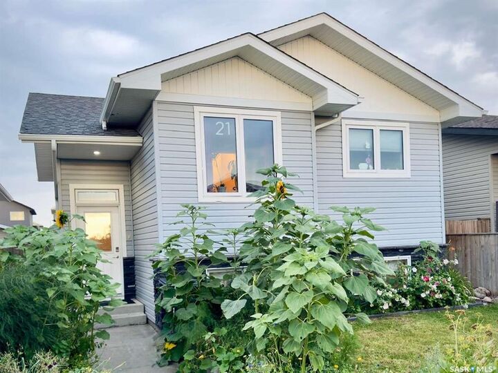 121 Martens Crescent  Warman SK S0K 4S3 photo