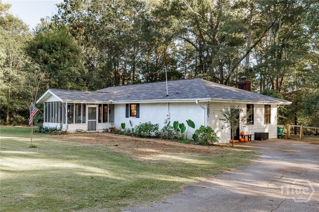 Property Photo: 1070 Sunnyside Drive GA 30606