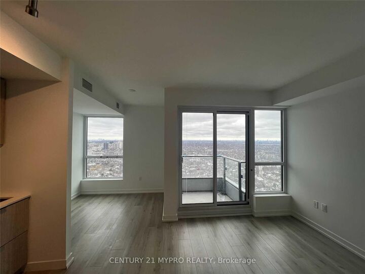 Property Photo:  395 Bloor Street E 4405  ON M4W 0B4 