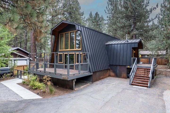 Property Photo: 10309 Jeffery Pine Road CA 96161