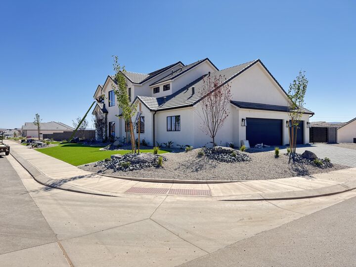 Property Photo:  1737 W Belayer Dr  UT 84770 