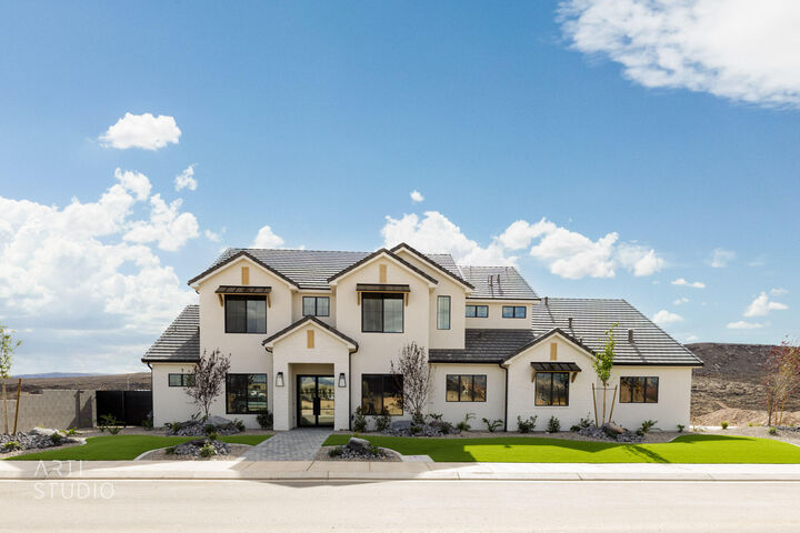 Property Photo: 1737 W Belayer Dr UT 84770