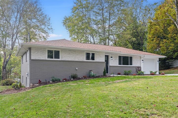 Property Photo:  302 McKinney Dr  PA 15108 