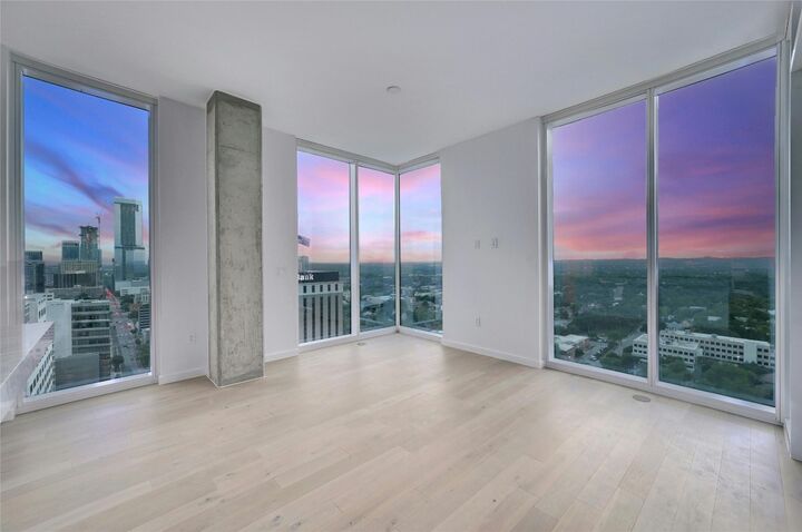Property Photo: 313 W 17th Street 2005 TX 78701