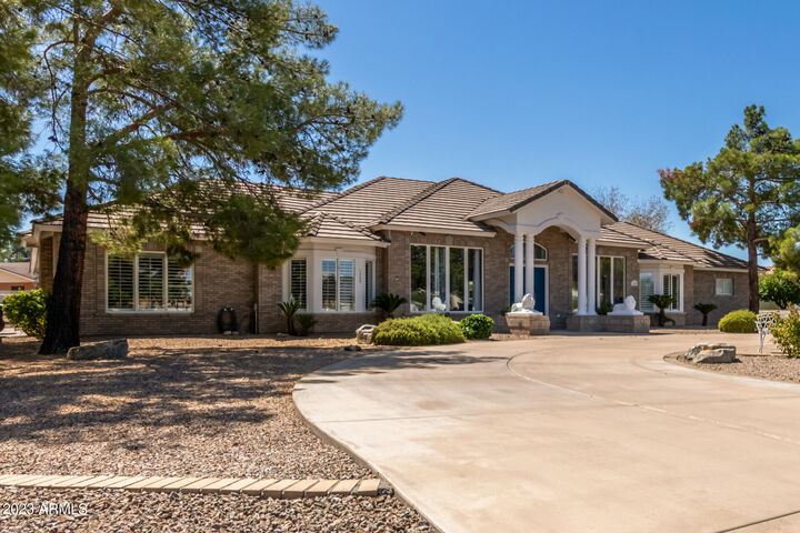 Property Photo:  1309 E Salado Circle  AZ 85203 