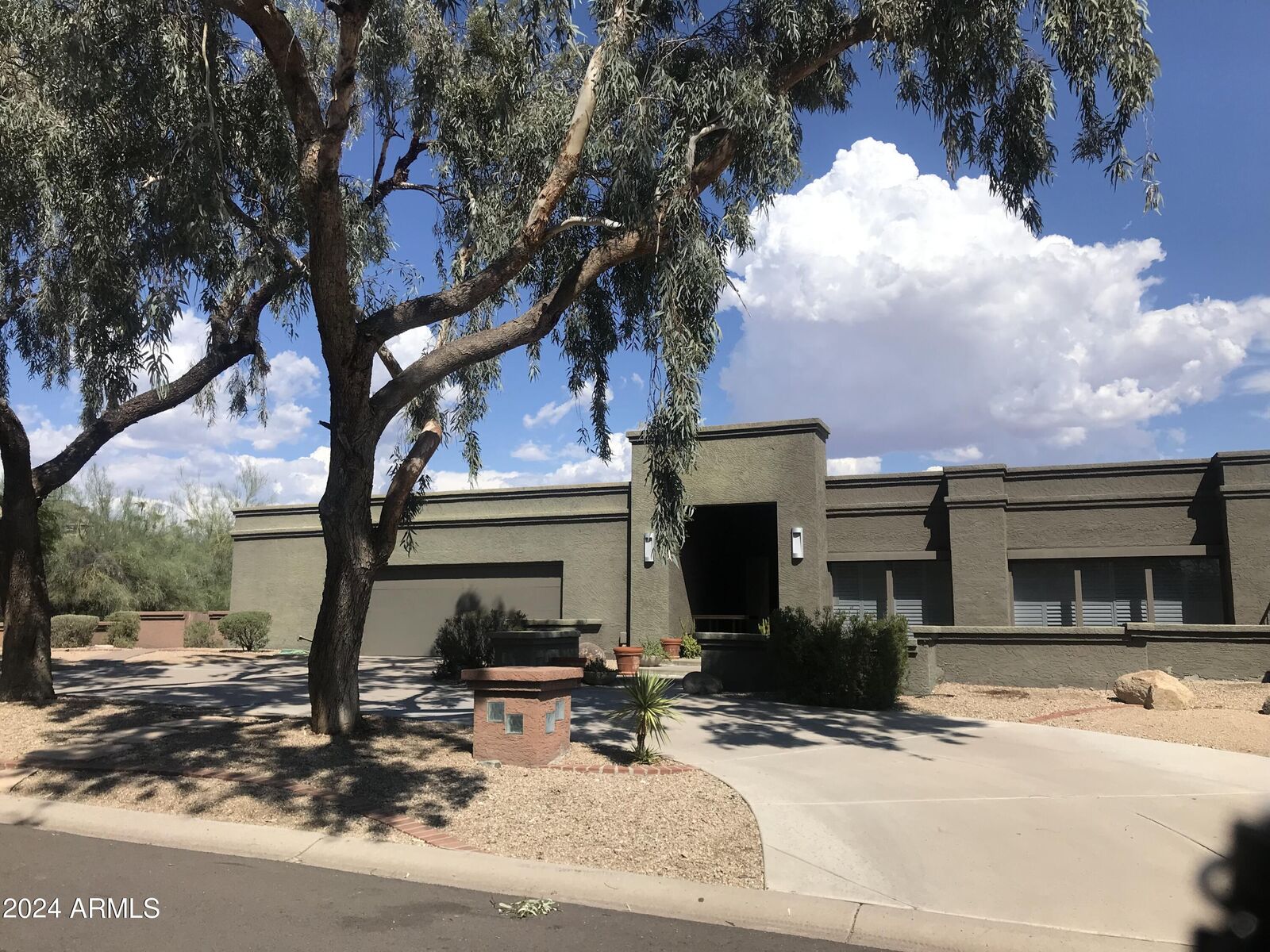 Property Photo:  6141 N 34th Place  AZ 85253 