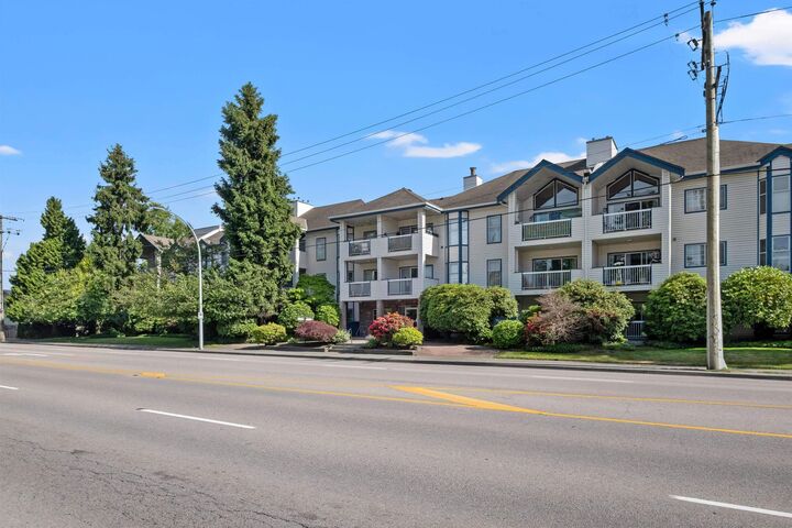 Photo de la propriété: 13918 72 Avenue 118 BC V3W 0T4