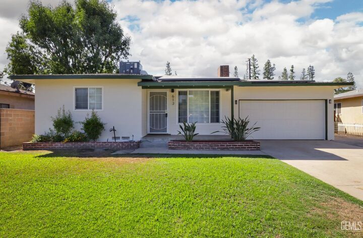 Property Photo: 613 Fiorito Street CA 93309