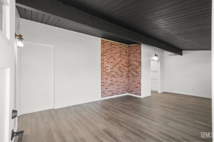 Property Photo: 2904 Cornell Street CA 93305