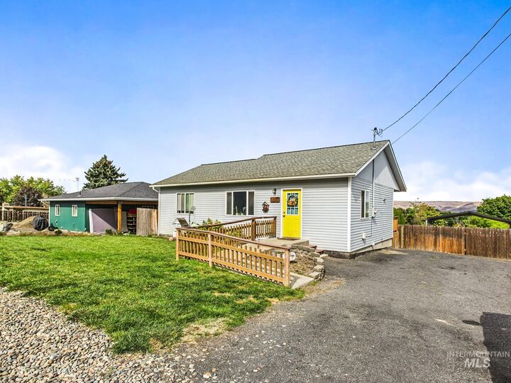 Property Photo:  1539 Alder Ave  ID 83501